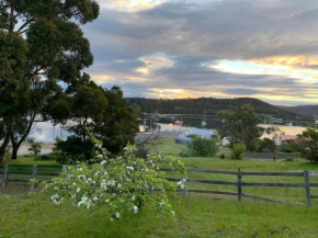 Blossoms on the Bay - Nubeena